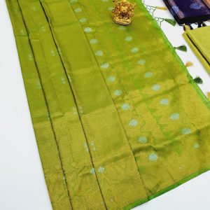 New Trendy Design Kanjivaram Semi Silk Saree Green Color w/ Blouse