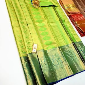 Kanjivaram Pure Wedding Silk Saree Parrot Green Color w/ Blouse