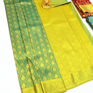 Kanjivaram Semi Silk Saree Green Color w/ Blouse