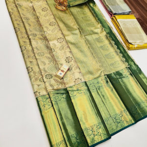 Kanjivaram Pure Wedding Silk Saree Cream White Color w/ Blouse