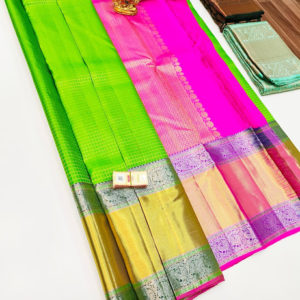 Small Checks Design Kanjivaram Pure Wedding Silk Saree Parrot Green Color w/ Blouse