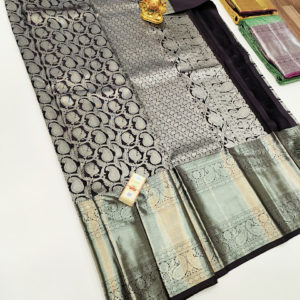 Trendy Design Kanjivaram Pure Wedding Silk Saree Dark Chocolate Color w/ Blouse