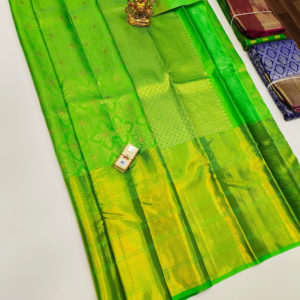 Unique Design Kanjivaram Pure Wedding Silk Saree Pista Green Color w/ Blouse