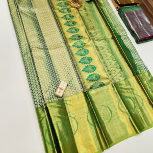 Kanjivaram Pure Wedding Silk Saree Pista Green Color w/ Blouse