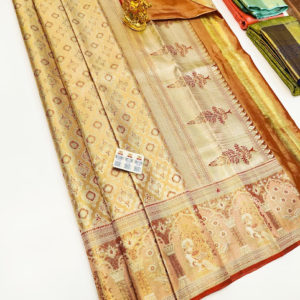 Unique Design Kanjivaram Pure Wedding Silk Saree Golden and Cream Color w/ Blouse