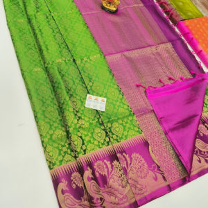 Unique Design Pure Soft Silk Saree Green Color w/ Blouse