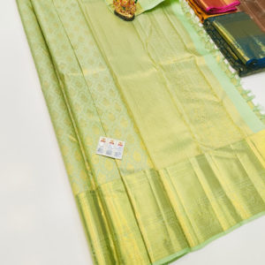 Beautiful Design Kanjivaram Pure Wedding Silk Saree Pista Green Color w/ Blouse