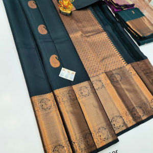 Trendy Mango Design Pure Kanjivaram Fancy Silk Saree Dark Green Color w/ Blouse