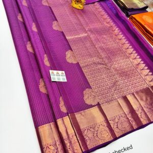 Vaira Oosi Checked Design Pure Kanjivaram Fancy Silk Saree Purple Color w/ Blouse